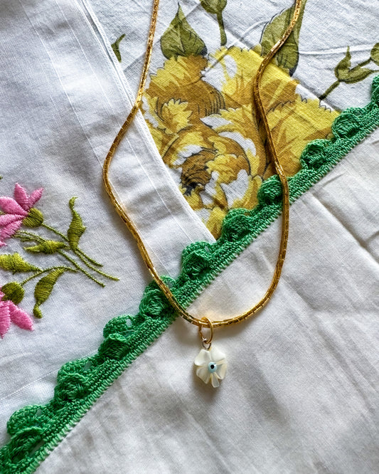 Vintage Mother of Pearl Four Leaf Clover Evil Eye Necklace